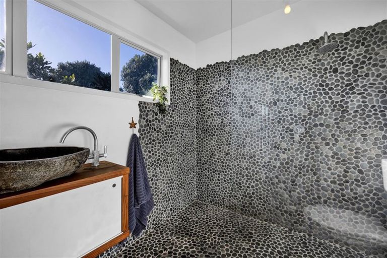 Photo of property in 32 Anglers Avenue, Warea, 4381