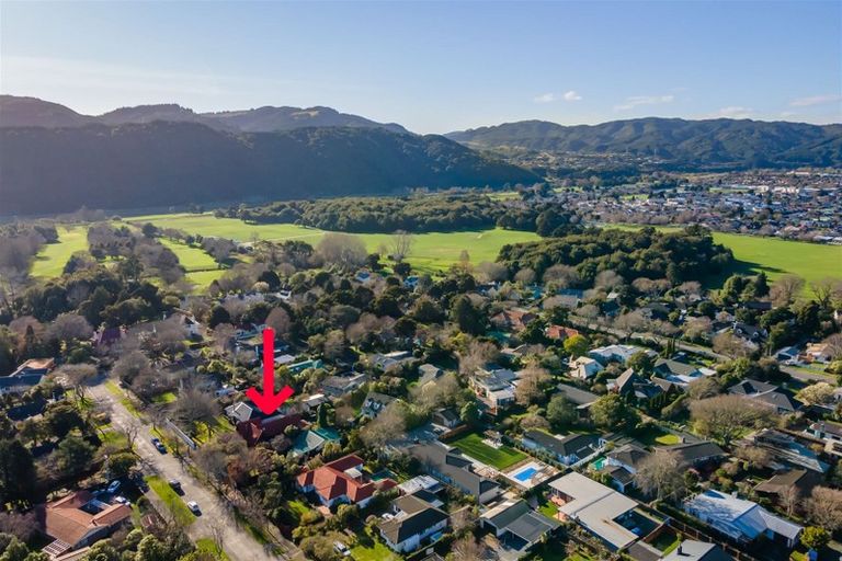 Photo of property in 15 Barton Road, Heretaunga, Upper Hutt, 5018