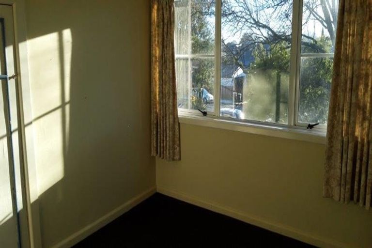 Photo of property in 27 Avonhead Road, Avonhead, Christchurch, 8042