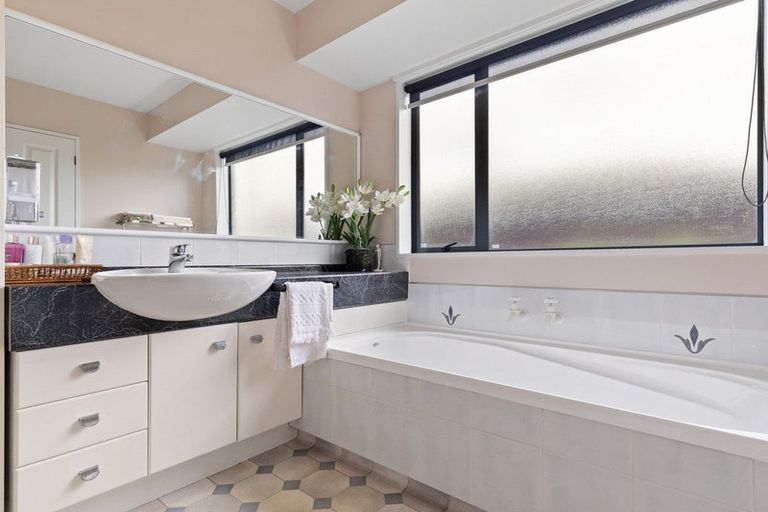 Photo of property in 42 Bella Rosa Drive, Hei Hei, Christchurch, 8042