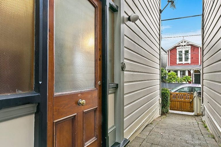 Photo of property in 43 Aro Street, Aro Valley, Wellington, 6021