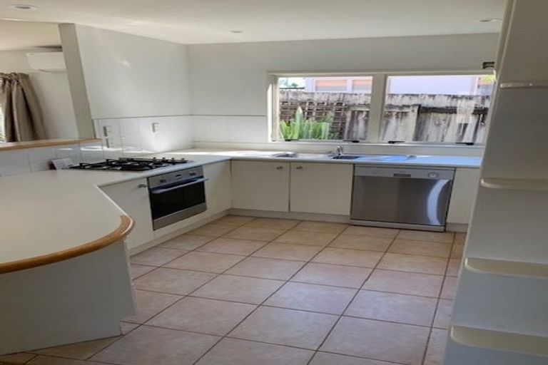 Photo of property in 2/6 Nile Road, Milford, Auckland, 0620