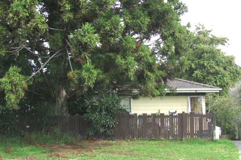 Photo of property in 21 Ranui Avenue, Ranui, Auckland, 0612