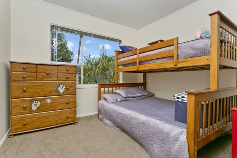 Photo of property in 1/76 Peach Road, Glenfield, Auckland, 0629