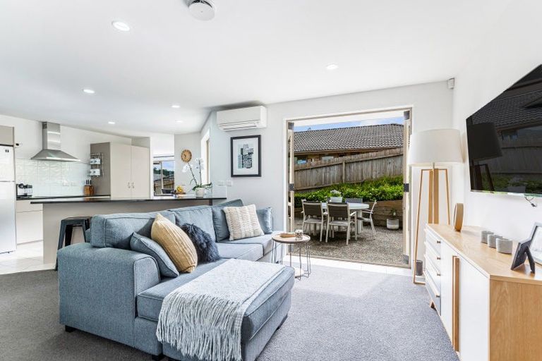 Photo of property in 23 Henry Partington Place, Greenhithe, Auckland, 0632