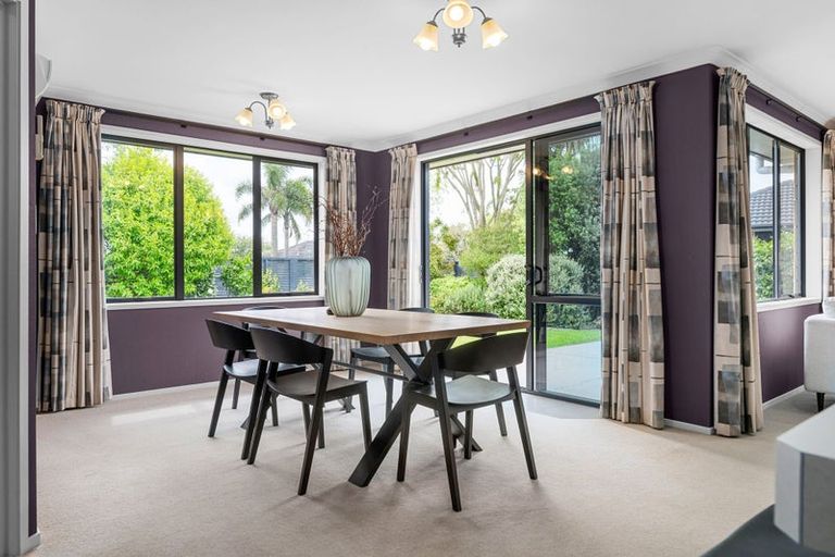 Photo of property in 1 Holly Place, Rototuna North, Hamilton, 3210