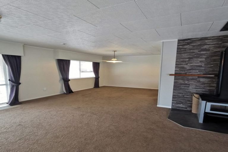 Photo of property in 14 Annison Avenue, Glen Eden, Auckland, 0602