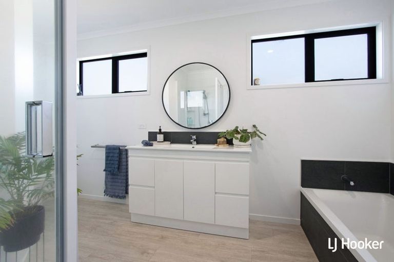 Photo of property in 16 Moet Crescent, Waihi Beach, 3611