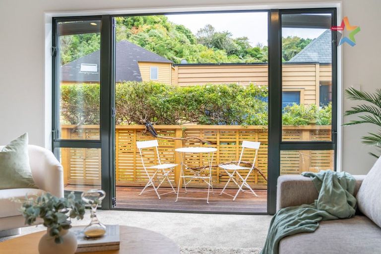 Photo of property in 8 Futuna Close, Karori, Wellington, 6012