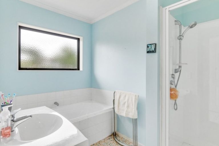 Photo of property in 5 Mangauika Road, Pirongia, Te Awamutu, 3876