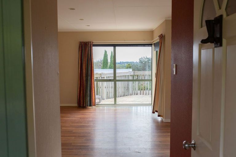 Photo of property in 9 Amokura Street, Waikanae, 5036