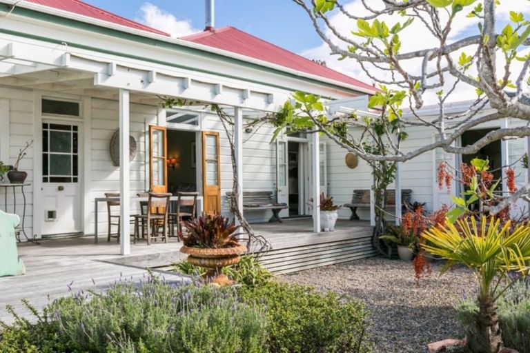 Photo of property in Finnis House, 31 Napier Terrace, Hospital Hill, Napier, 4110