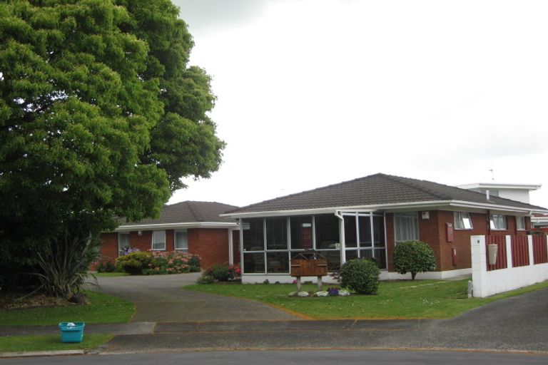 Photo of property in 11a Tatua Place, Conifer Grove, Takanini, 2112