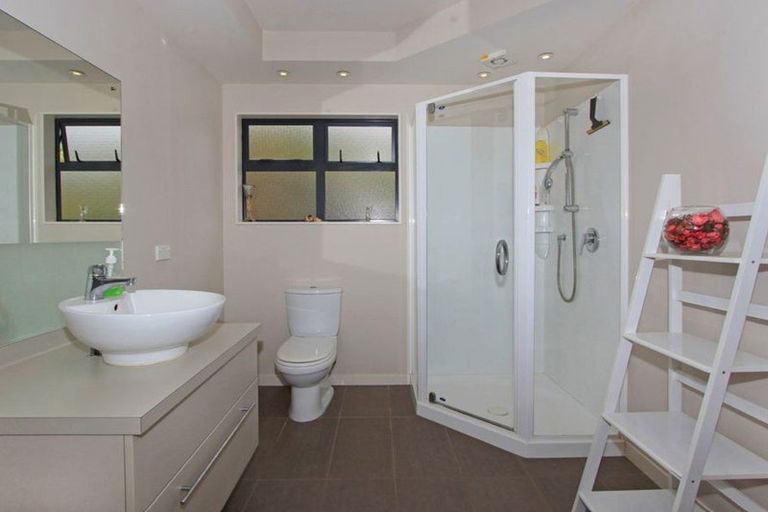 Photo of property in 247 Maungaraki Road, Maungaraki, Lower Hutt, 5010