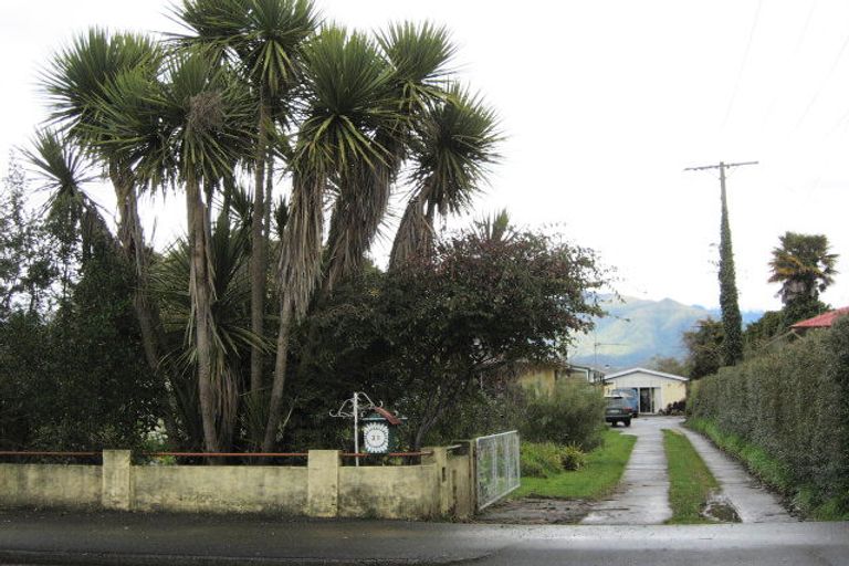 Photo of property in 31 Waitapu Road, Takaka, 7110