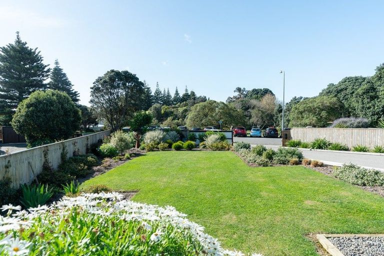 Photo of property in 14 Garden Road, Raumati Beach, Paraparaumu, 5032