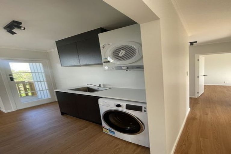 Photo of property in 1/22 Edgeworth Road, Glenfield, Auckland, 0629