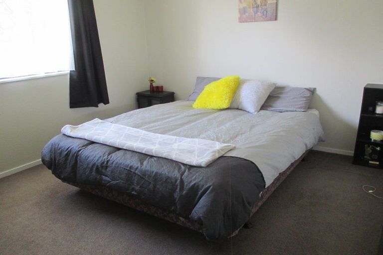 Photo of property in 12 Hillcrest Drive, Kelvin Grove, Palmerston North, 4414