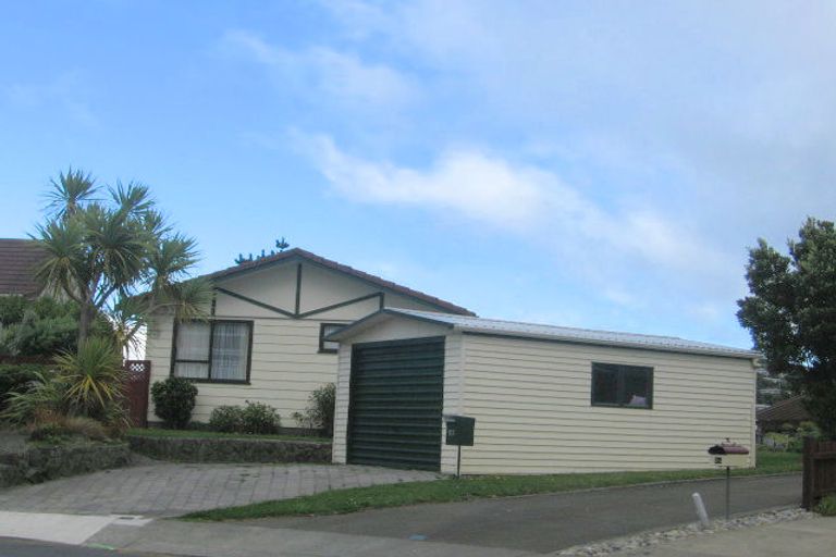 Photo of property in 36 Dominica Crescent, Grenada Village, Wellington, 6037