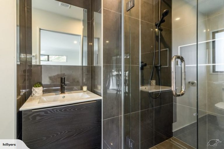 Photo of property in 122 Mccormacks Bay Road, Redcliffs, Christchurch, 8081