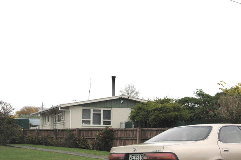 Photo of property in 22 Paddington Street, Northcote, Christchurch, 8052