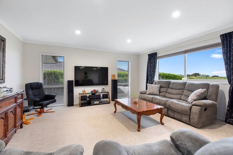 Photo of property in 2 Dayna Avenue, Ohauiti, Tauranga, 3112