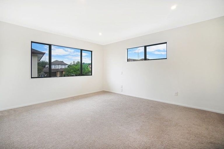 Photo of property in 20 Speyside Crescent, Flat Bush, Auckland, 2016