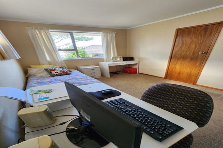 Photo of property in 4 Tower Hill, Stanmore Bay, Whangaparaoa, 0930