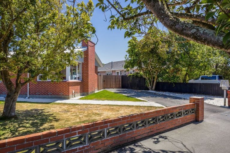 Photo of property in 19 Martbern Crescent, Bishopdale, Christchurch, 8053