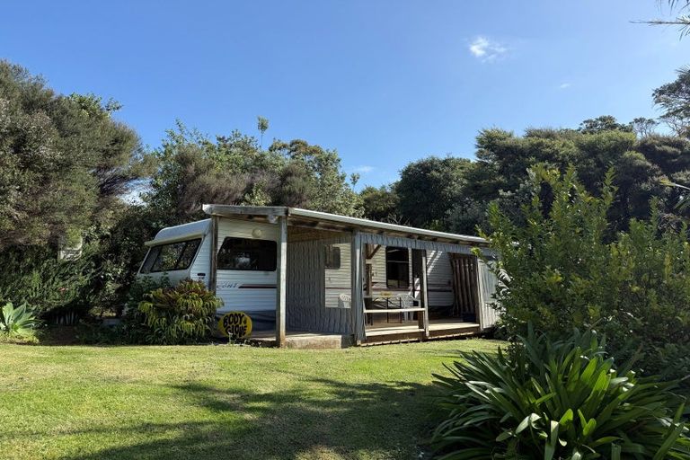 Photo of property in 28 Gray Avenue, Kuaotunu West, Whitianga, 3592