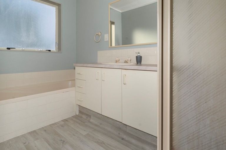 Photo of property in 23b James Henry Avenue, Papamoa Beach, Papamoa, 3118