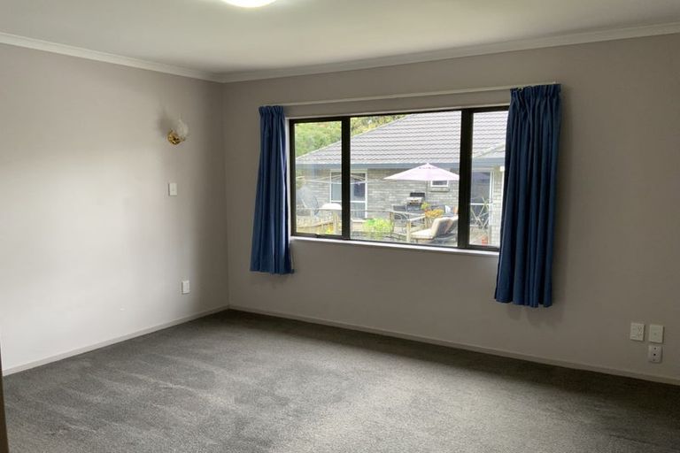 Photo of property in 5a Christina Avenue, Te Atatu South, Auckland, 0602