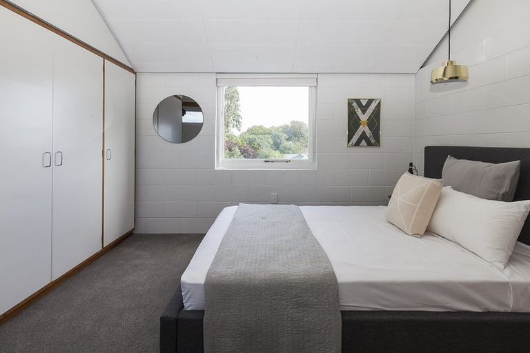 Photo of property in 21 Newbridge Place, Ilam, Christchurch, 8041