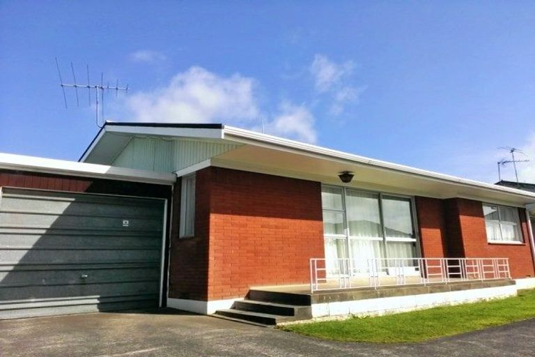 Photo of property in 2/22 Takanini School Road, Takanini, 2112