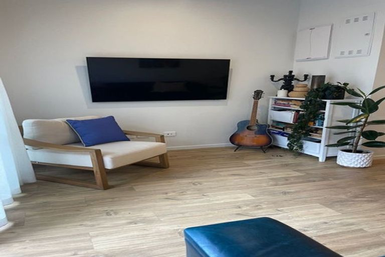 Photo of property in 4/89 Beach Road, Te Atatu Peninsula, 0610