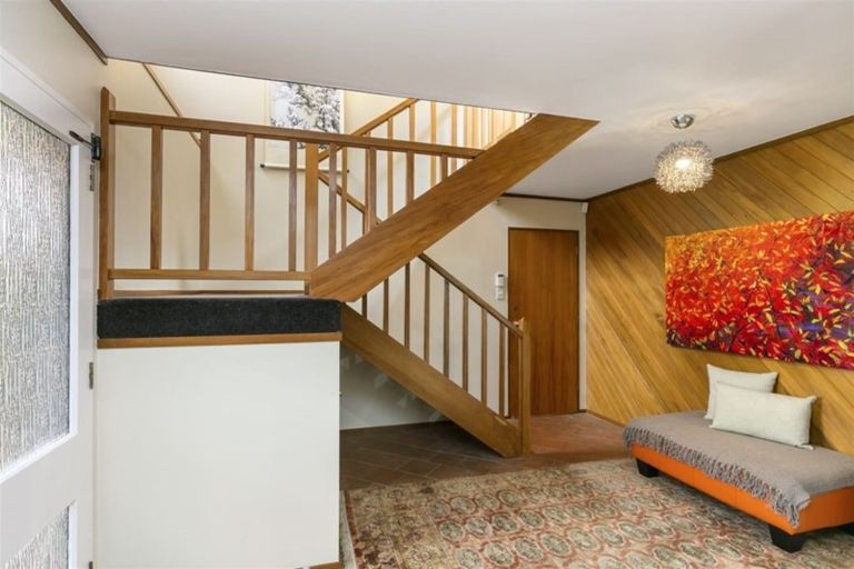 Photo of property in 72 Amapur Drive, Khandallah, Wellington, 6035