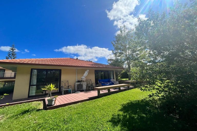 Photo of property in 1121a Whangaparaoa Road, Tindalls Beach, Whangaparaoa, 0930