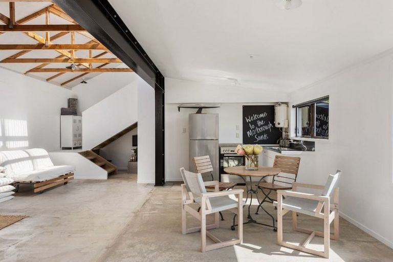 Photo of property in 4 Cook Street, Havelock, 7100