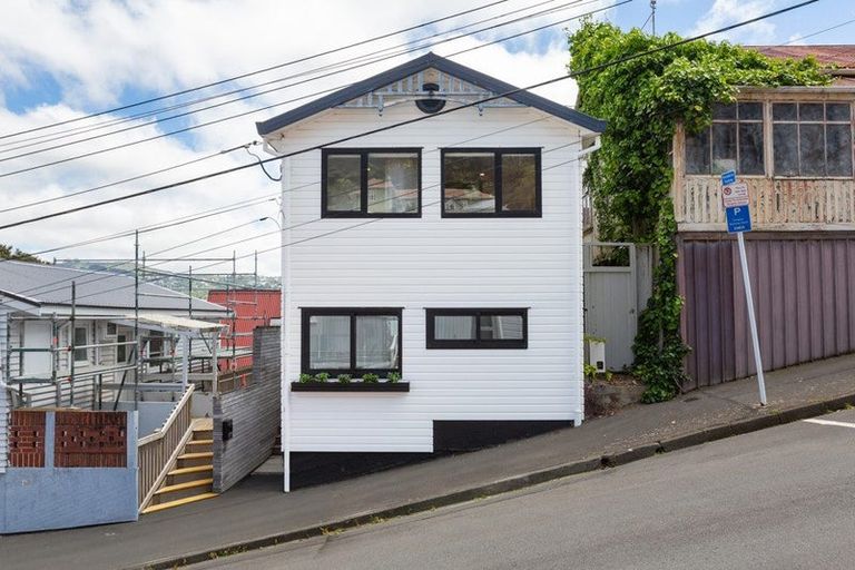 Photo of property in 1a Port Street, Mount Victoria, Wellington, 6011