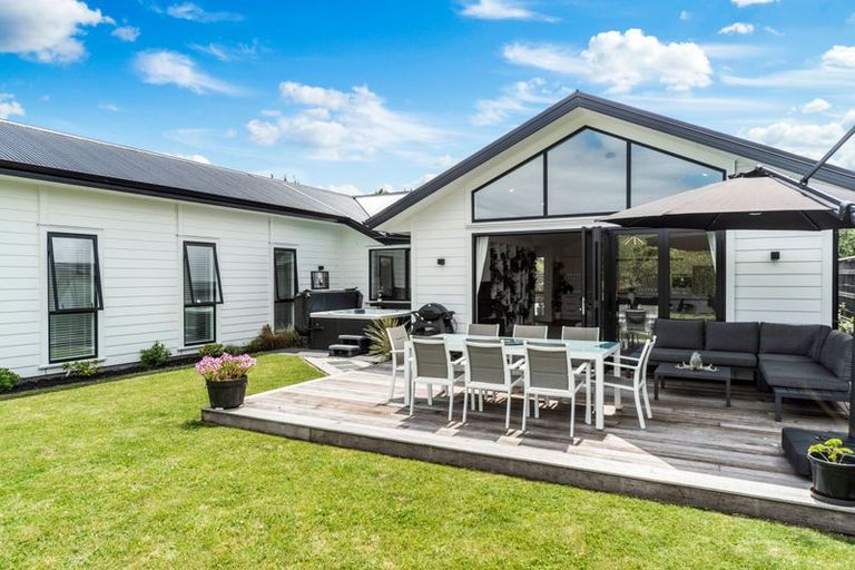 Photo of property in 97 Lisland Drive, Kinloch, Taupo, 3377