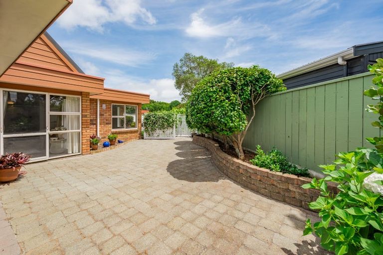 Photo of property in 43 Ngarara Road, Waikanae, 5036