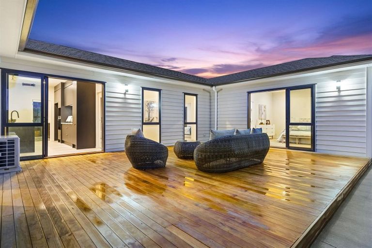 Photo of property in 35 Jeroboam Loop, Kumeu, 0810
