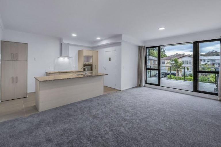 Photo of property in 15/11 Carlos Drive, Flat Bush, Auckland, 2016