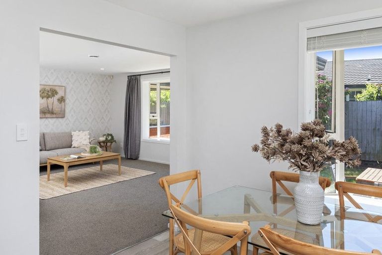 Photo of property in 2/111 Paparoa Street, Papanui, Christchurch, 8053