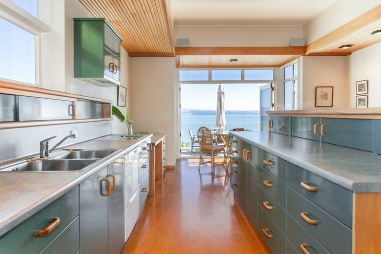 Photo of property in 27 Seapoint Road, Bluff Hill, Napier, 4110