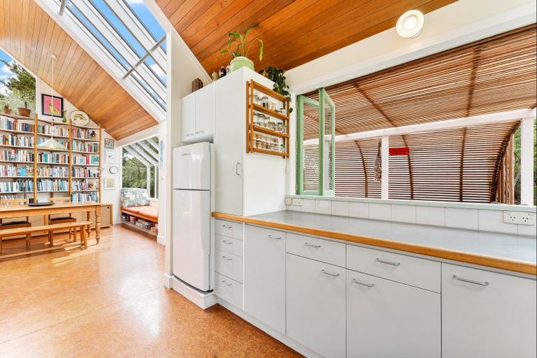 Photo of property in 38 Grand View Road, Leigh, 0985