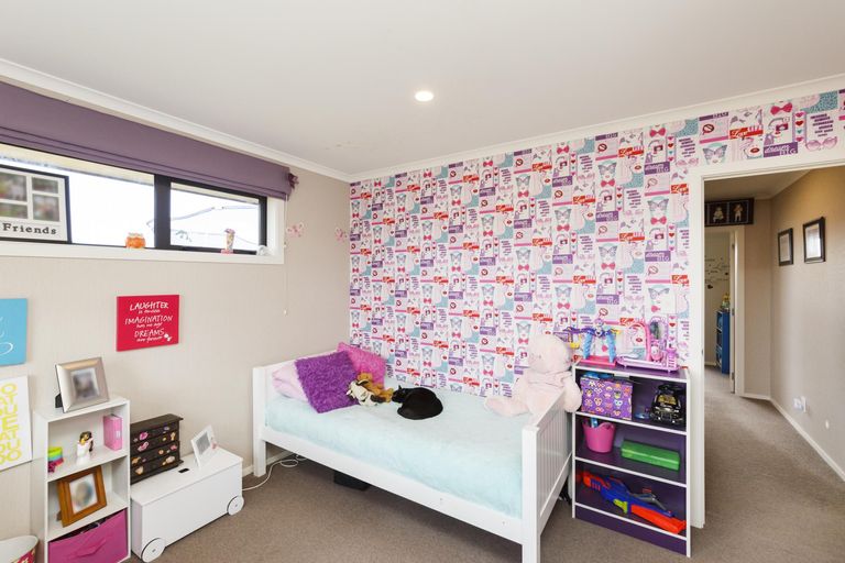 Photo of property in 7 Medallion Court, Kelvin Grove, Palmerston North, 4414