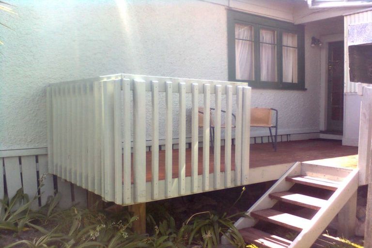 Photo of property in 1/12 Hinekohu Street, New Lynn, Auckland, 0600