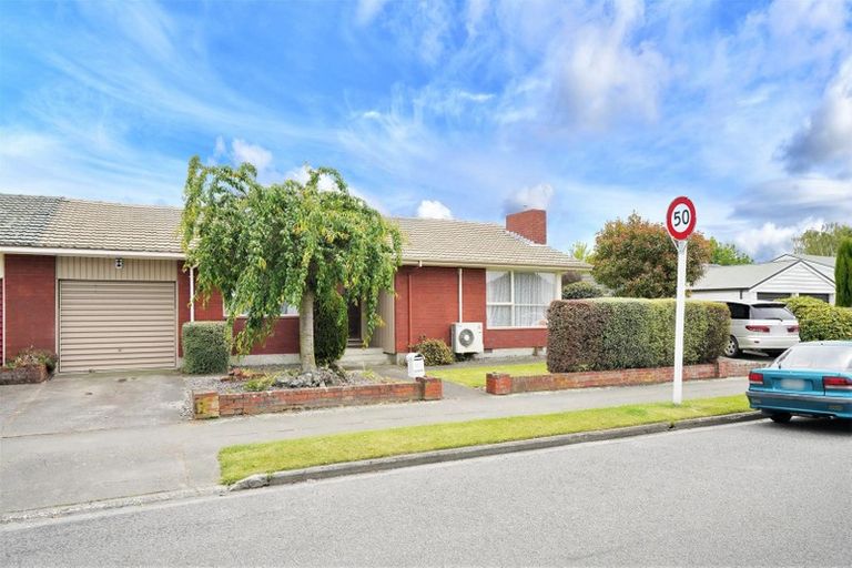 Photo of property in 182 Kendal Avenue, Burnside, Christchurch, 8053