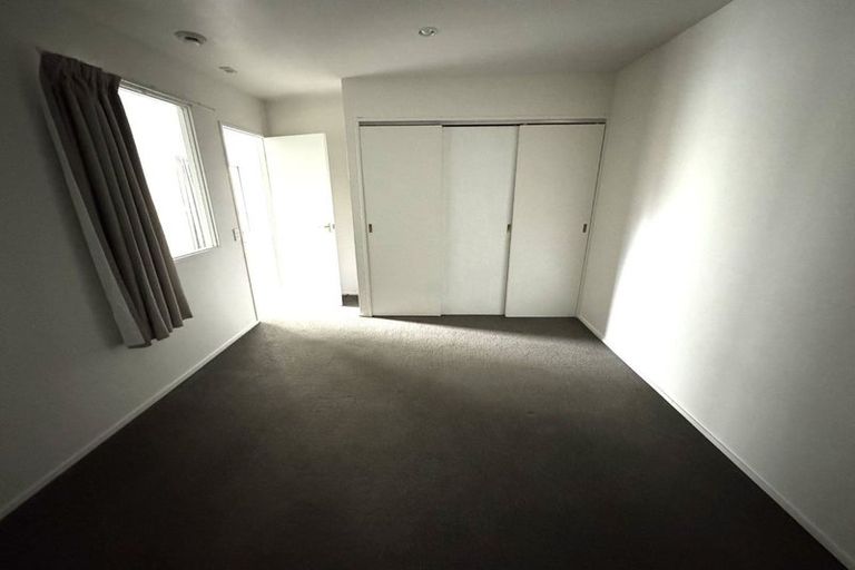 Photo of property in Courtenay Apartments, 604/120 Courtenay Place, Te Aro, Wellington, 6011